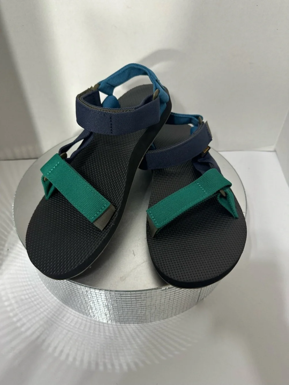 Teva Men's Sandals in Teal, Navy and Black new w/ out tags  size 8